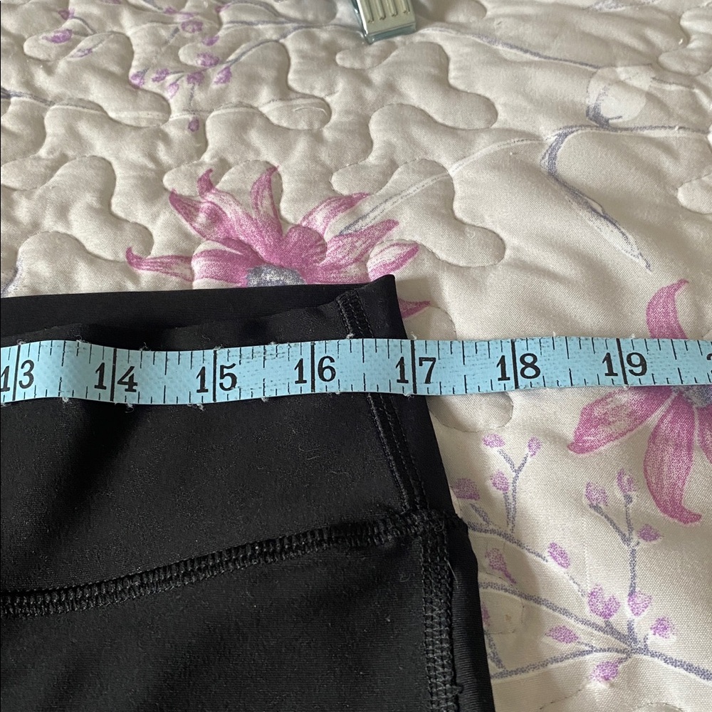 Old Navy women’s size XL yoga pants - Picture 6 of 8